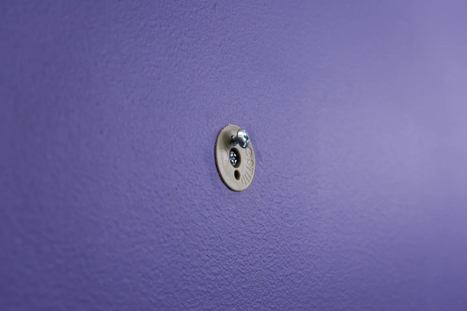 manual wall anchor installation